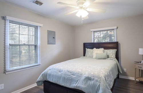 Mobile House | Comfortable Cozy Getaway/3 Bedroom/Game room