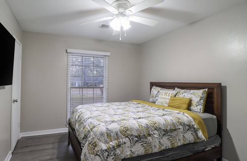 Mobile House | Comfortable Cozy Getaway/3 Bedroom/Game room