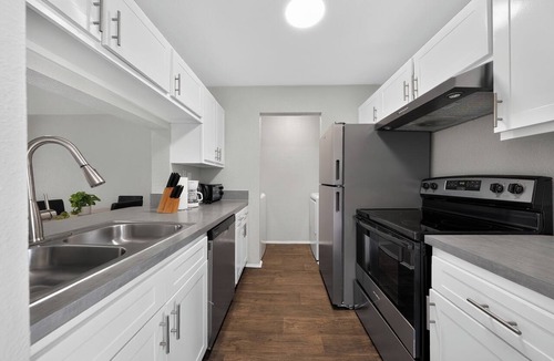 Tamarac Apartment | Comfortable Modern Home with Resort Amenities