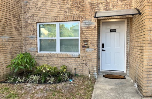 Titusville House | Comfortable Titusville Townhouse - Close to Space Coast, Dining & Shopping