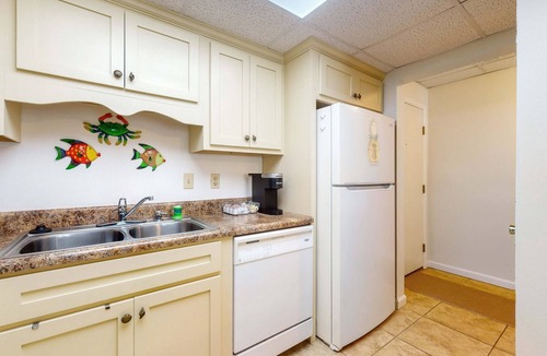 Villa Sabine Condo | Comfy Coastal Condo w/Gorgeous Bay Views & Nearby Beach Access