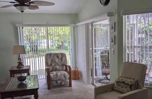 Woodward House | Comfy Cozy Cul de Sac Beacon Woods East ~ 3 bedrooms 2 bath ~ SUPER CLEAN!
