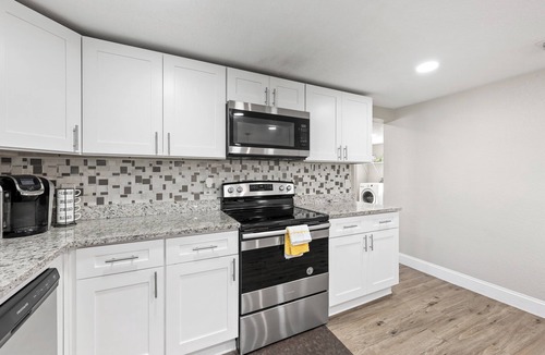 East Tampa House | Comfy Kid & Pet friendly Southern Style home