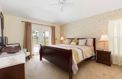 Westridge House | Conservation View on a Gated Community