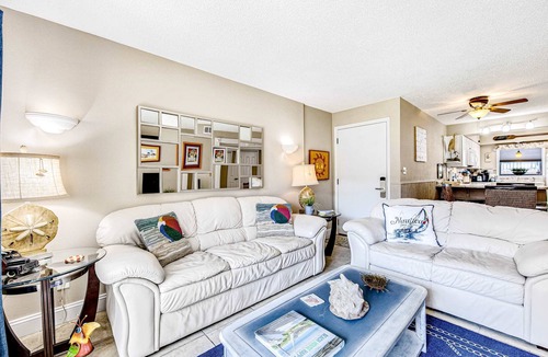 Pensacola Beach Condo | Convenient condo near beach with pool, balcony, & W/D - snowbird-friendly