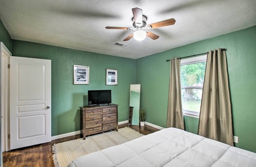 Warrington House | Convenient Pensacola Home w/ Deck & Fire Pit!
