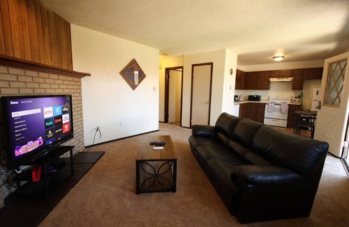 Casper Apartment | Conveniently located, 2 bedroom condo in Central Casper.
