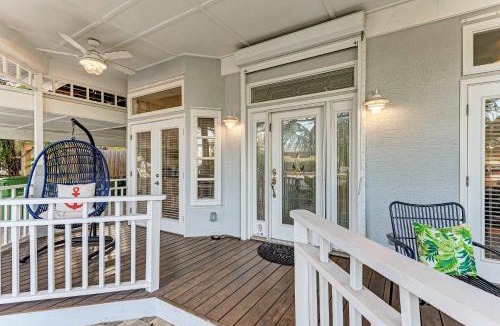 Sarasota House | Cottage on Lido Key - One block to Beach Pool