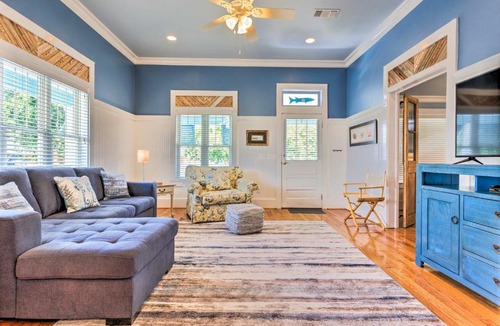 Old Town House | Cottage w/Porch - 3 Min Walk to Bay St Louis