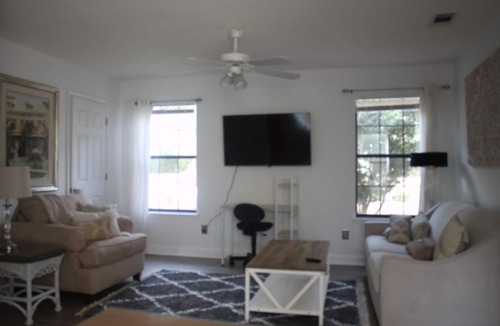 Fairhope Apartment | Country Estate home away from home. Quiet and quaint yet close to everything.