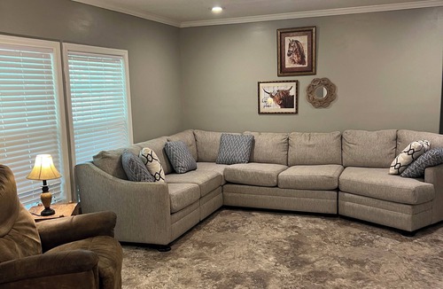 Troy House | Country getaway, near Troy University for family in for a visit.