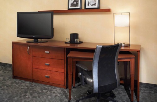Deerfield Hotel | Courtyard by Marriott Chicago Deerfield