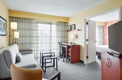 Clive Hotel | Courtyard Des Moines West/Clive