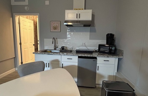 Lakeland Apartment | Cozy 1-bedroom apartment in perfect Lakeland with AC