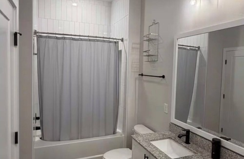 Greater Palm River Point CDC Apartment | Cozy 1-bedroom apartment with AC in lovely Tampa
