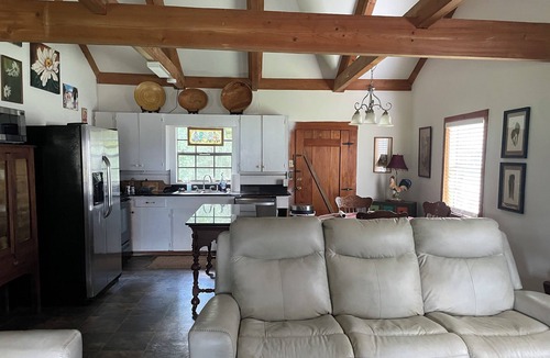 Woodville Cabin | Cozy 1-bedroom cabin 12 miles north of Woodville, 25 miles from Natchez, MS