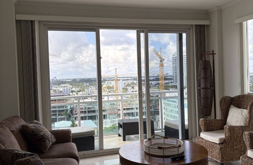 North Beach Condo | Cozy 1-bedroom oceanfront condo with full amenities in beautiful Miami Beach