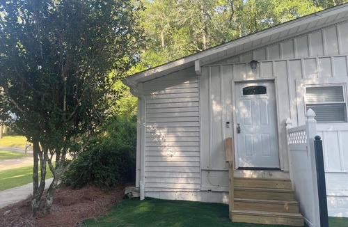 Daphne House | Cozy 1-bedroom private room in peaceful Daphne, minutes to Fairhope.