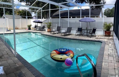 Pinecrest West Park Apartment | Cozy 1-bedroom studio in perfect Tampa with AC