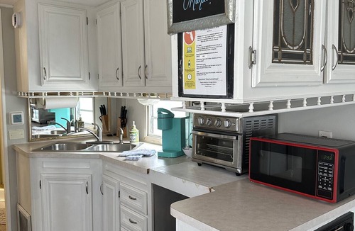 Mill Run Cottage | Cozy 1-bedroom tiny home minutes from Disney, SeaWorld, and Universal!