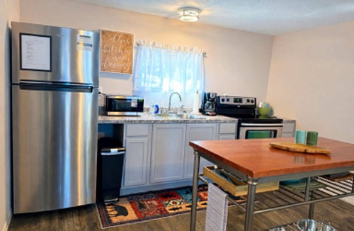 Keystone Heights Cabin | Cozy 1-bedroom lake front cabin in the quaint town of Keystone Heights, FL