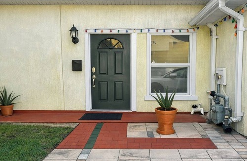 Orlando Apartment | Cozy 1BR Near UCF 45 min to Disney/Acogedor 1BR Cerca de UCF 45 min de Disney