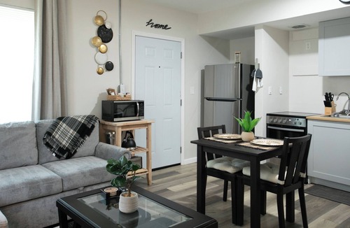 Springfield Apartment | Cozy 1BR Near UF Health & Proton Sleeps 3. Ideal for Travelers