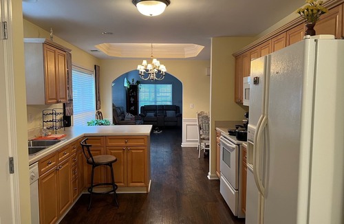 Pelham House | Cozy 2 Bedroom 2 Bathroom townhouse in the heart of Hoover/Pelham area