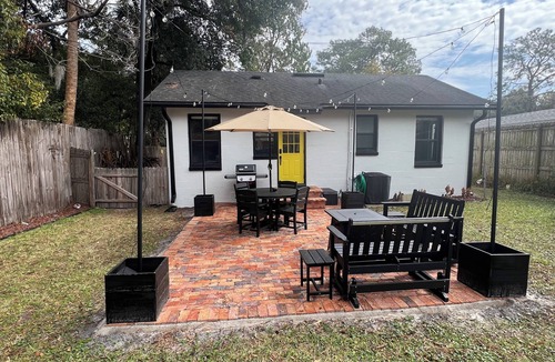 South Riverside House | Cozy 2-bedroom bungalow in Jacksonville -Walkable, Quiet & Central