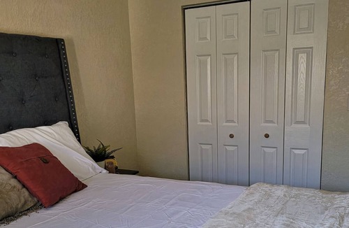 Garden Isles Apartment | Cozy 2 bedroom close to beach and highway