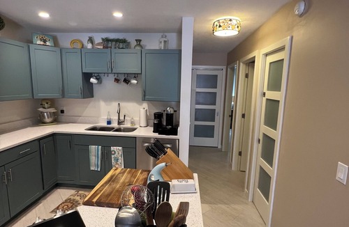 Royal Harbor Condo | Cozy 2-bedroom condo in quiet neighborhood, walking distance to downtown Naples.