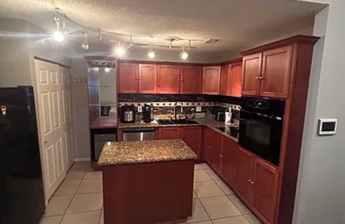 Lake Magdalene Condo | Cozy 2-bedroom condo with AC in excellent Tampa location