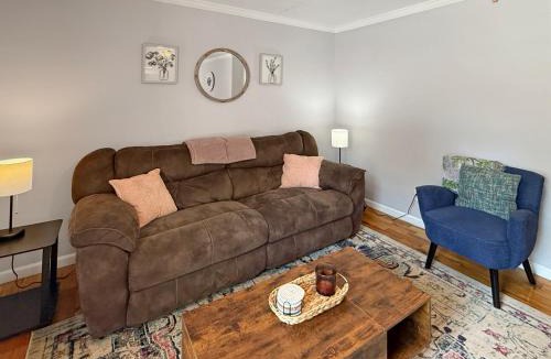 Guntersville Apartment | Cozy 2 Bedroom Townhouse Near Lake and Restaurants