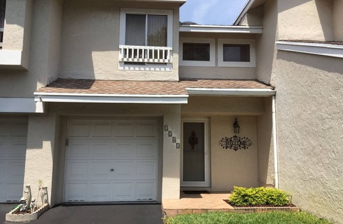 Pompano Beach House | Cozy 2BR 2.5BA townhouse in a quiet gated community located in Deerfield Beach