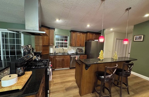 Lake City House | Cozy 3 bedroom 3 bathroom in Lake City, FL right by Falling creek Falls
