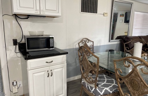 Bearss Plaza House | Cozy 3-bedrooms manufacturer home in soothing Lutz with WiFi, AC