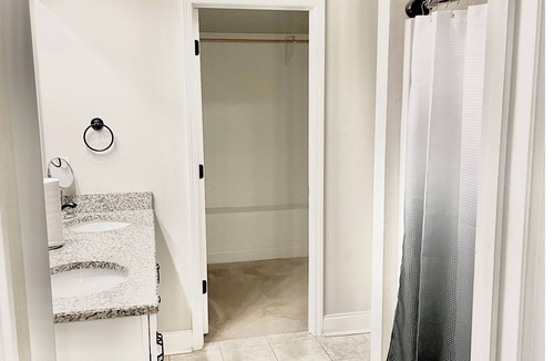 Fairhope House | Cozy 3bd/2ba Near Beaches and Shopping! Free Onsite Parking!