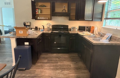 Fellowship House | Cozy and Chic 3 bedroom house close to WEC,OBS,HITS