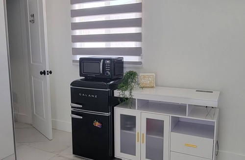 Miami Gardens Apartment | Cozy and Modern 1-bedroom 1 bath studio close to Hard Rock Stadium and Beaches.