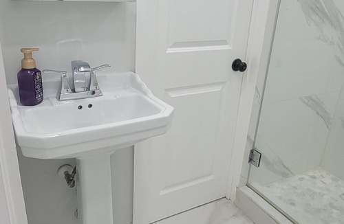 Miami Gardens Apartment | Cozy and Modern 1-bedroom 1 bath studio close to Hard Rock Stadium and Beaches.