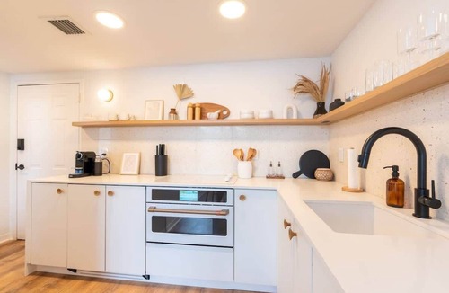 North Beach Apartment | Cozy Beachside Stay w/King Bed & Modern Comforts