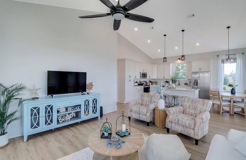 Mississippi City House | Cozy Bright Beach Home- Cajun Paradise -10 guest