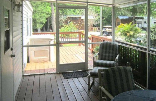Inverness Cottage | Cozy Cabin in riverfront resort