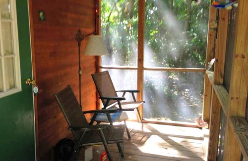 Fort White Cabin | Cozy Cabin Rental on the Santa Fe River near High Springs, Florida