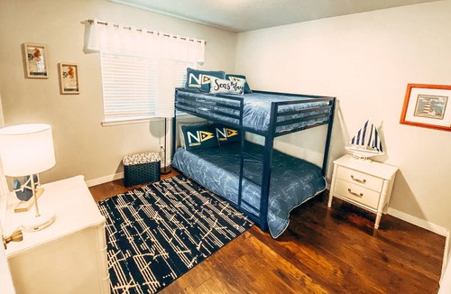 Orange Beach Condo | Cozy & Clean condo on Wolf Bay in Orange Beach. Beautiful Sunsets on the Pier.