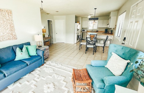 Orange Beach House | Cozy & Clean condo on Wolf Bay in Orange Beach. Beautiful Sunsets on the Pier.