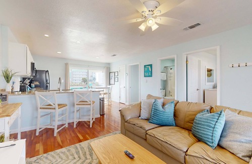 Fort Walton Beach Condo | Cozy coastal condo, dog friendly, gulf view and close to beach access