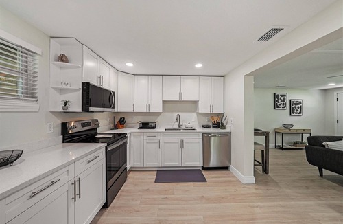 Zephyrhills West House | Cozy, comfortable, and fully remodeled lovely home in friendly Zephyrhills