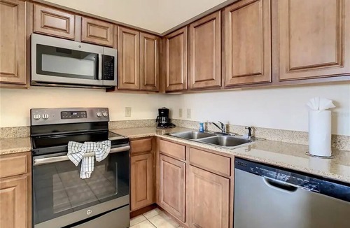 Florida Central Atlantic Coast Resort | Cozy Condo 4Mi from Disney with Resort Amenities