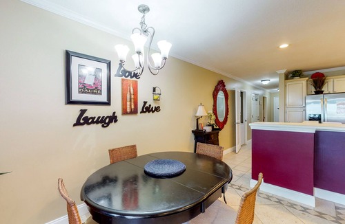 Miramar Beach Condo | Cozy condo w/a sunroom plus a shared pool & tennis - minutes from the beach